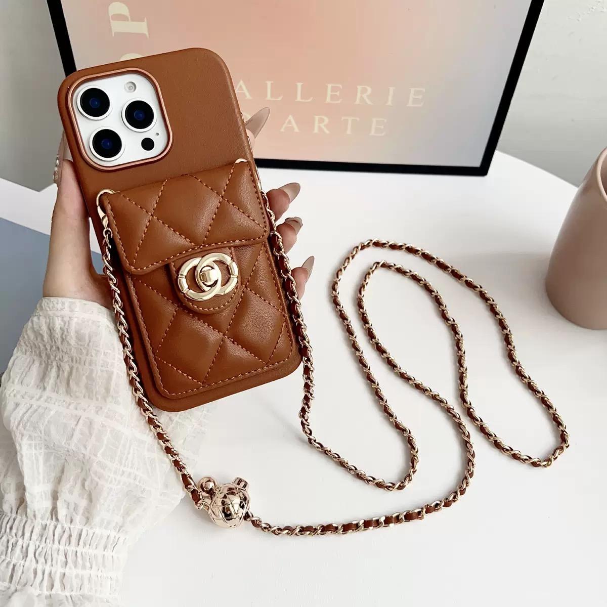 Prošívané pouzdro na iPhone Crossbody s řetízkovým popruhem & Kapsa na kartu