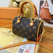 Klasická taška Monogram Mini Barrel Bag