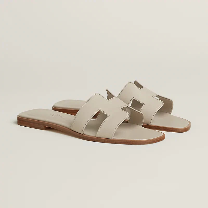 Minimal Double H Logo Slides – Minimal Chic Sandály