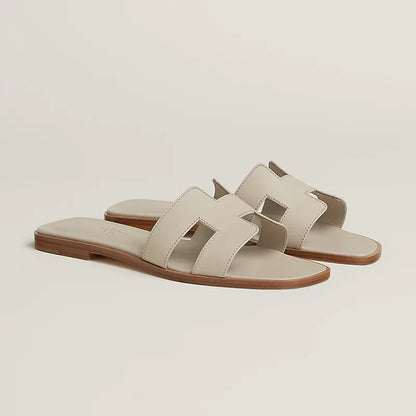 Minimal Double H Logo Slides – Minimal Chic Sandály