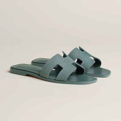 Minimal Double H Logo Slides – Minimal Chic Sandály